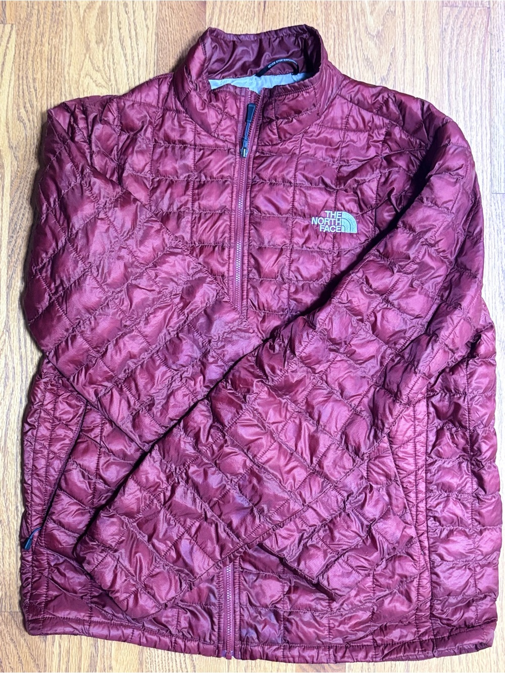 The North Face Men’s Burgundy Quilted Jacket M